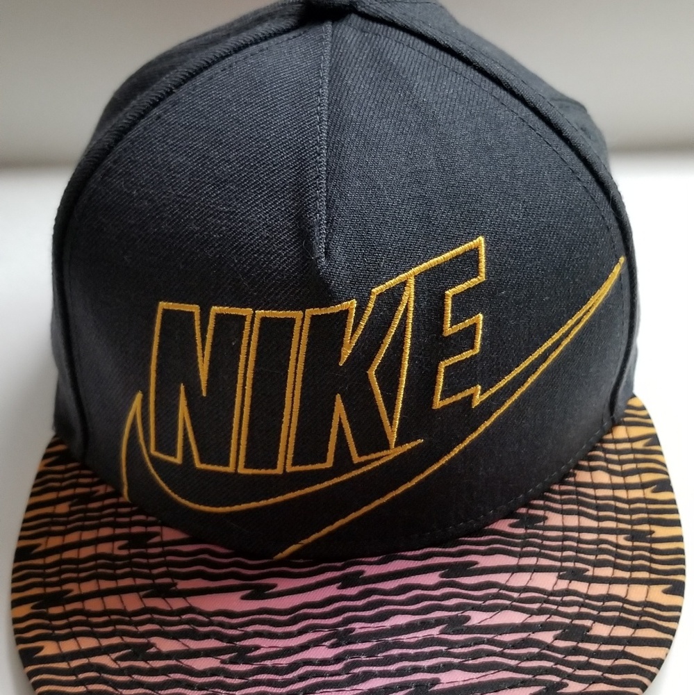 NIKE Fitted Hat